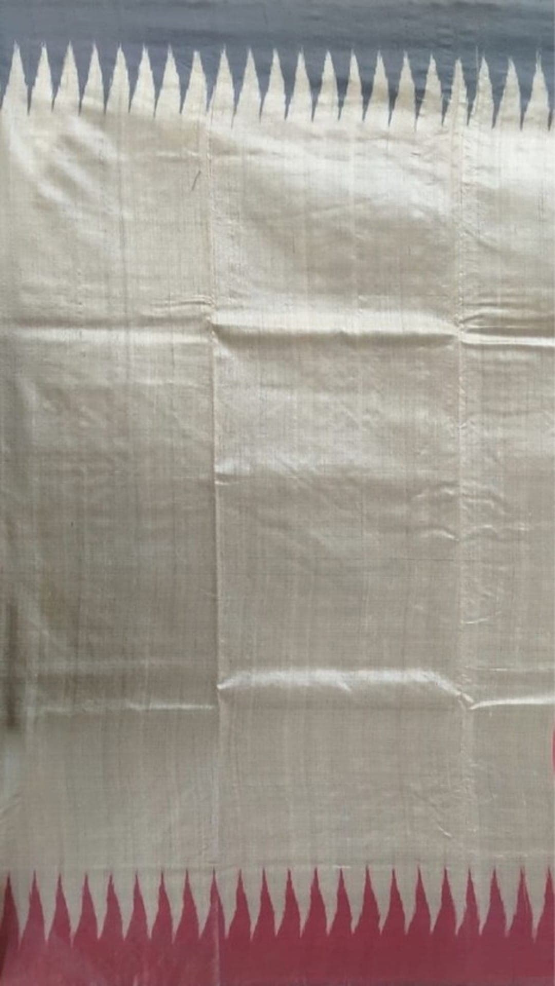 Red & Off White Plain Ganga jamuna Tussar Silk Saree