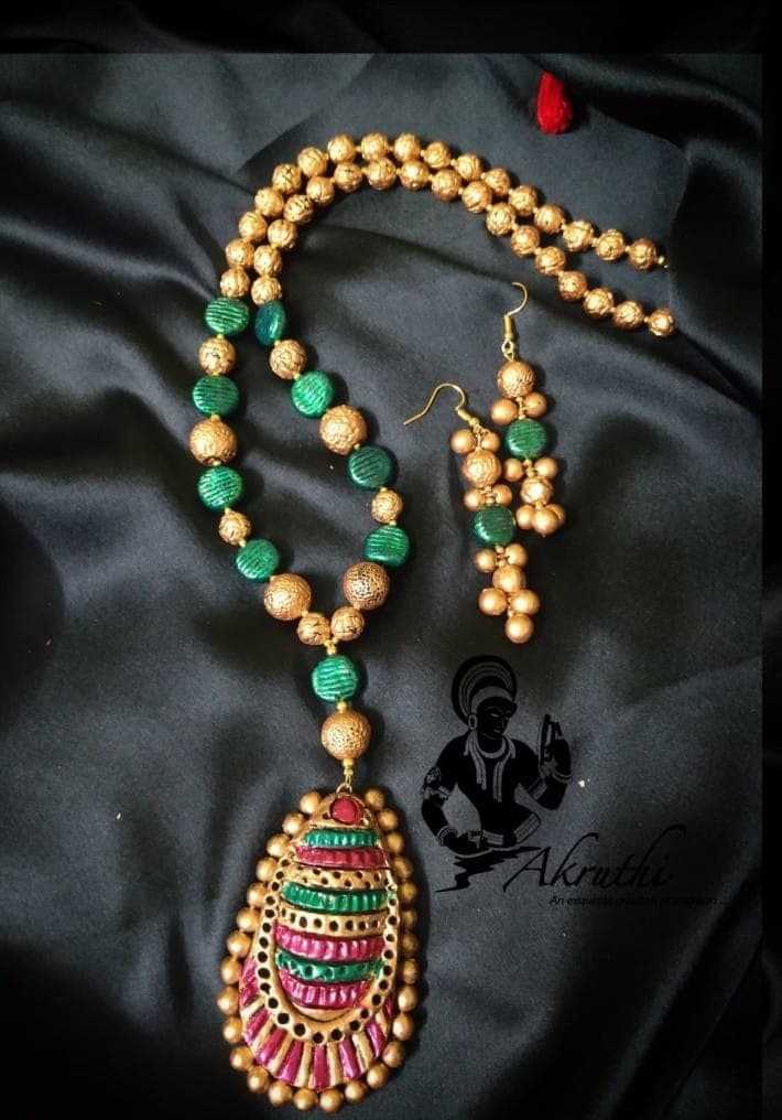 Terracotta jewellery AKR009
