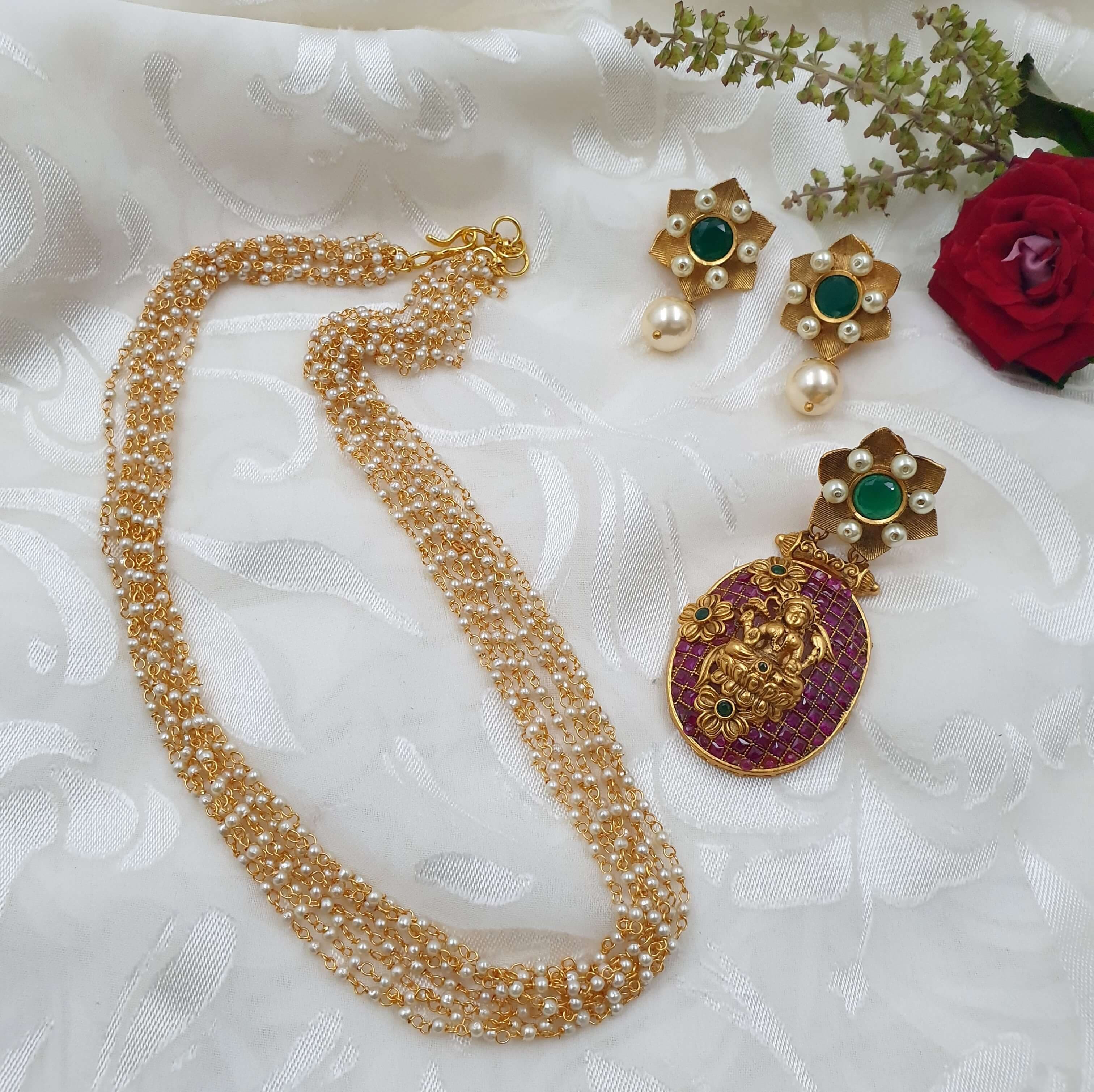 AC0011 Pendant with pearl chain jewellery
